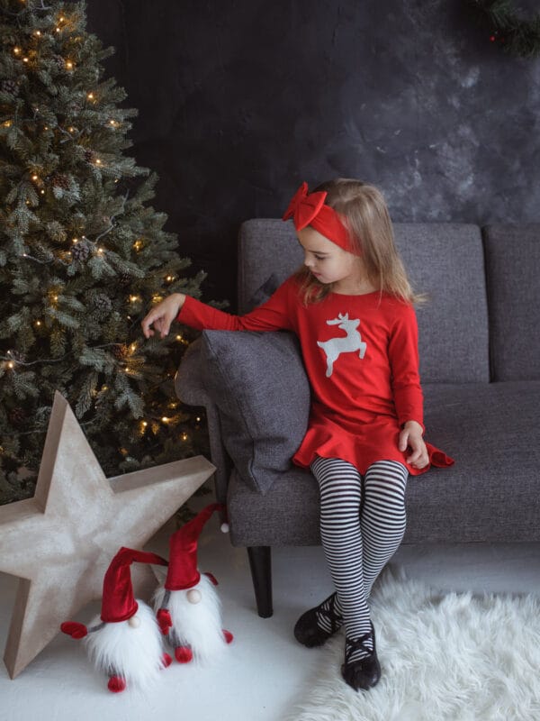 Vaikiškos kalėdinės suknelės su auksiniu elniuku