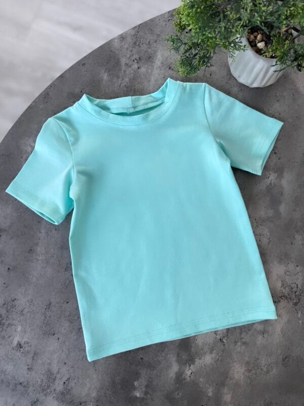 Mėtinės spalvos eko medvilnės palaidinė trumpomis rankovėmis