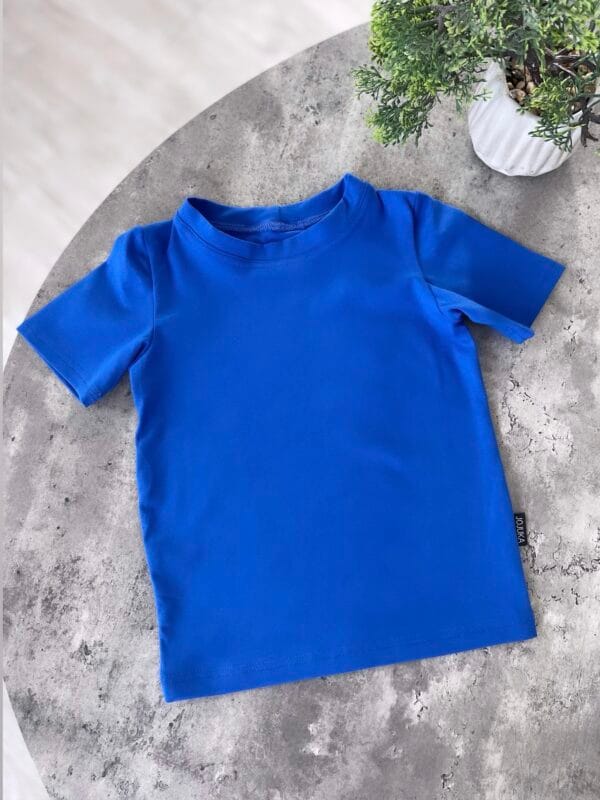 Karališkos mėlynos spalvos eko medvilnės palaidinė trumpomis rankovėmis