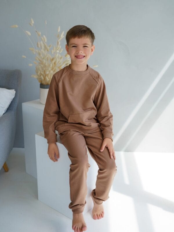 Latte spalvos laisvalaikio kostiumėlis