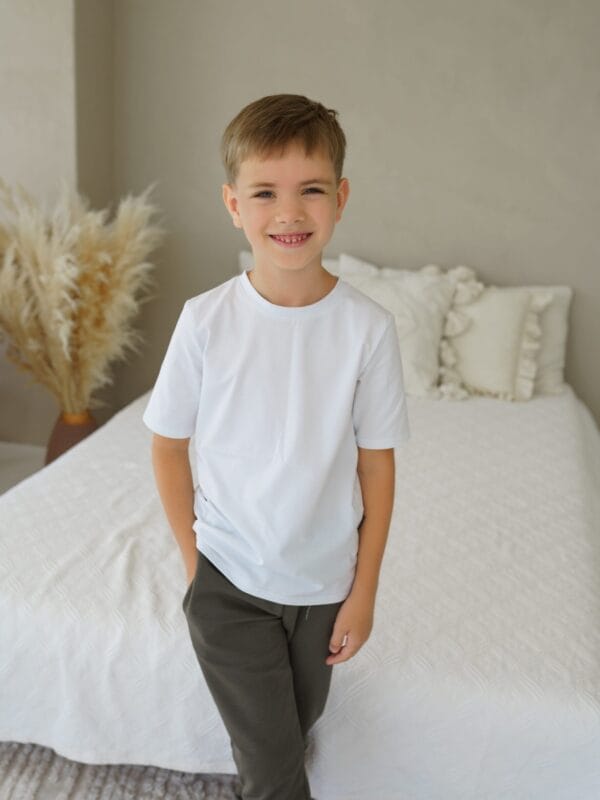 Baltos spalvos eko medvilnės palaidinė trumpomis rankovėmis